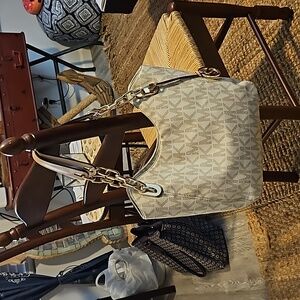 Michael Kors Fulton Large Logo Vanilla Signature Shoulder Bag